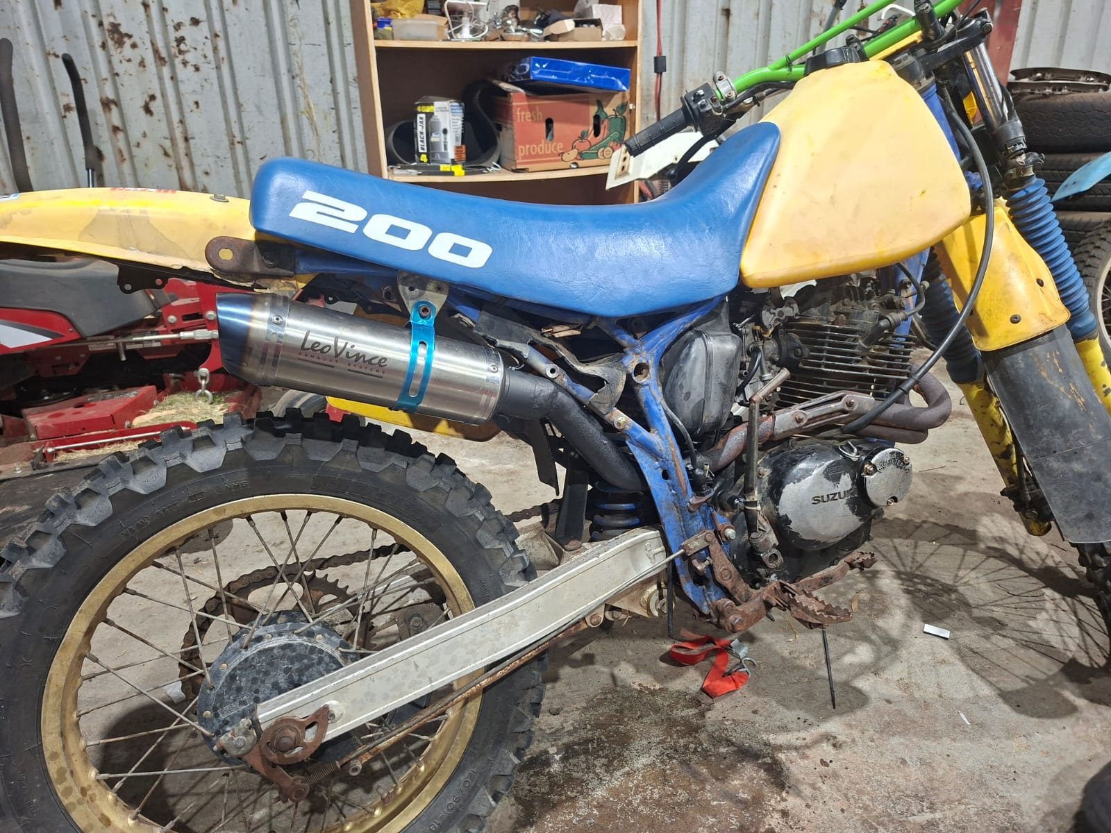 1990 Suzuki DR 200